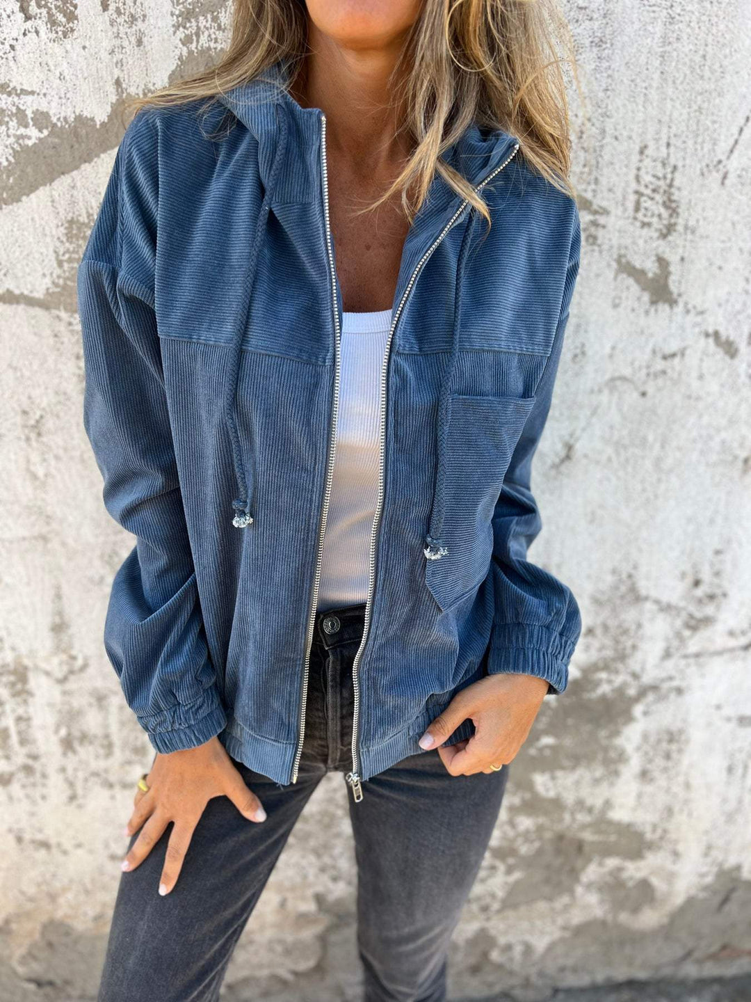 Jacke mit Kapuze und Reißverschluss für Frauen