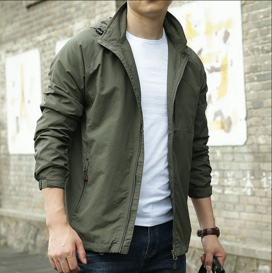 Kapuzenjacke mit Reißverschluß und Taschen für Männer